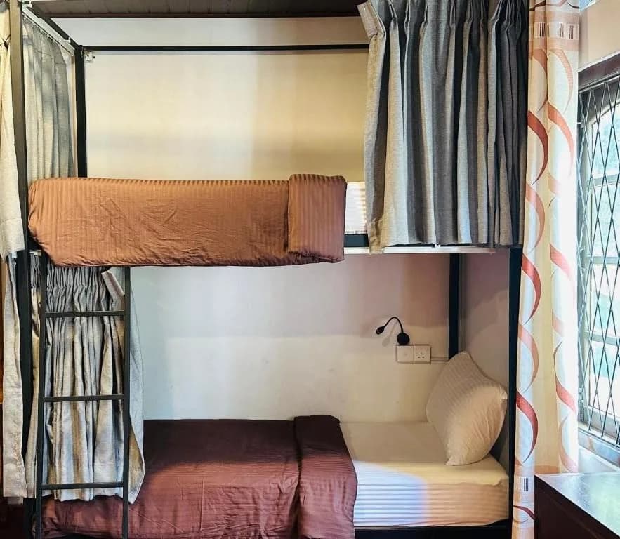 6-bed mixed dorm
